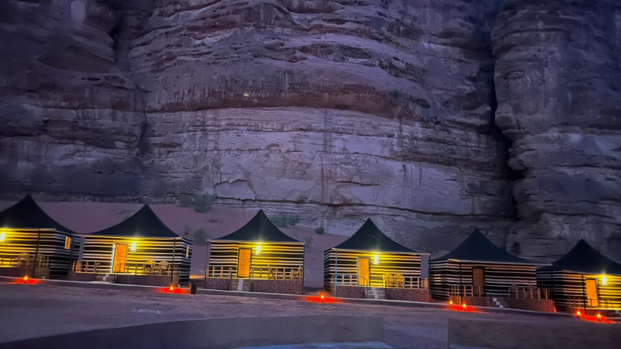 Star Camp & With Tor Hotel Вади Рум Екстериор снимка
