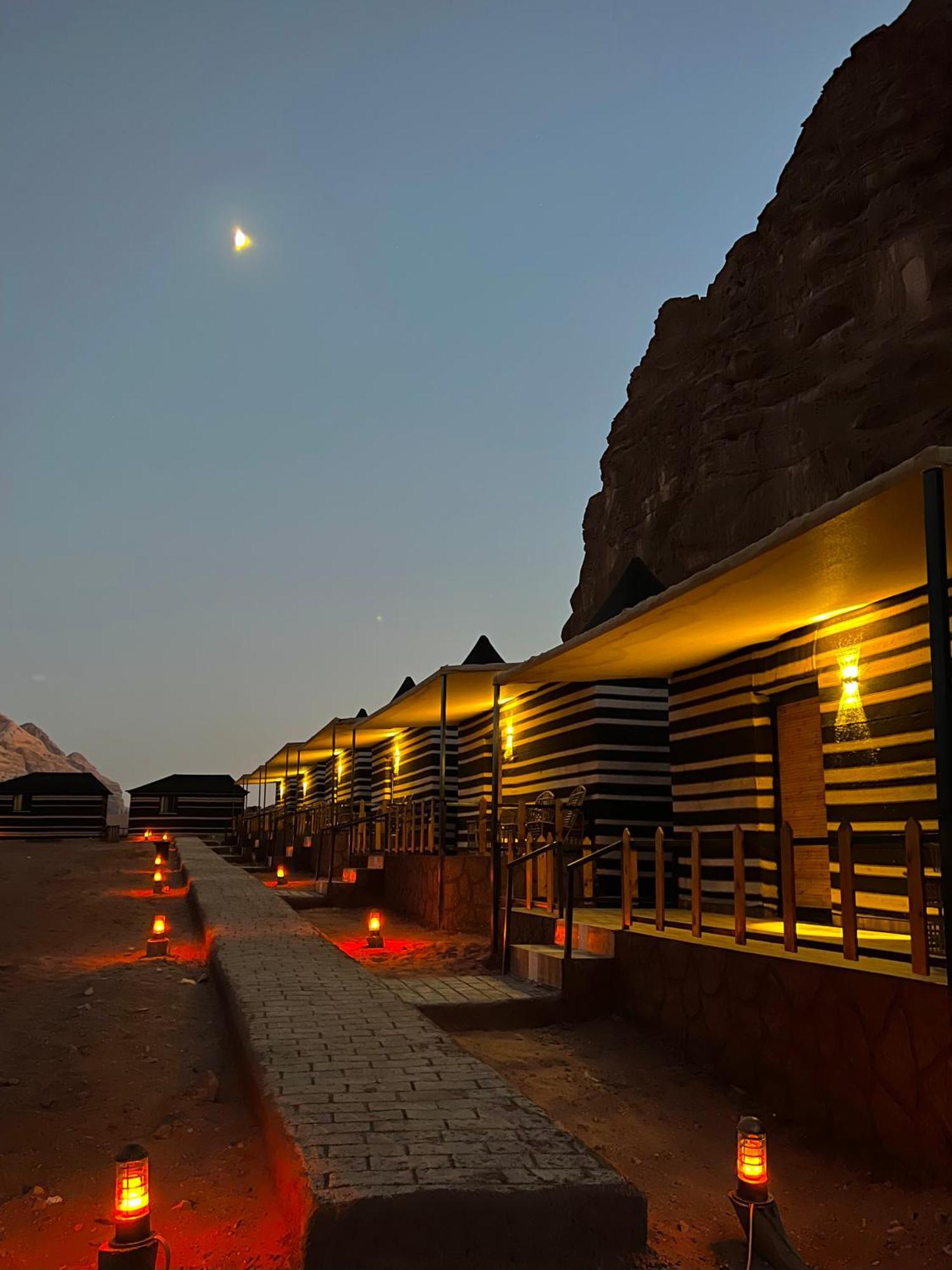 Star Camp & With Tor Hotel Вади Рум Екстериор снимка
