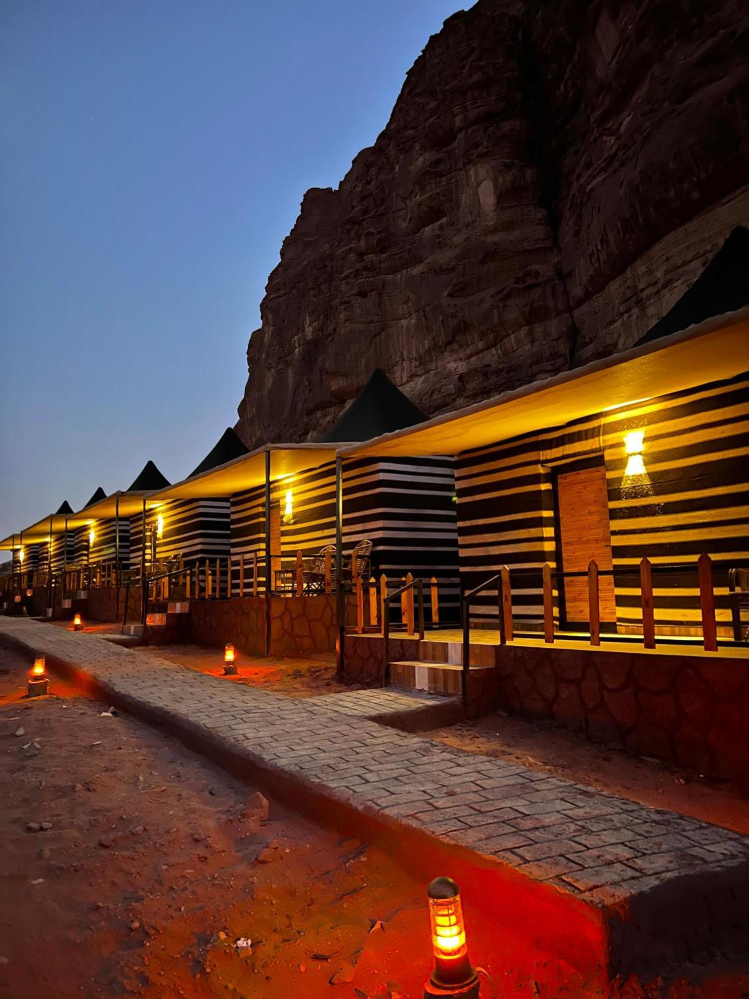 Star Camp & With Tor Hotel Вади Рум Екстериор снимка